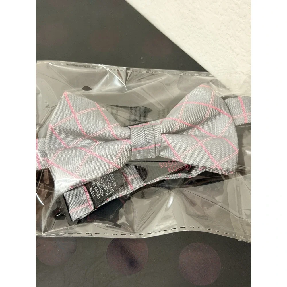 Susan G. Komen American Lifestyle Bow Tie Pink‎ And Gray Excellent Condition